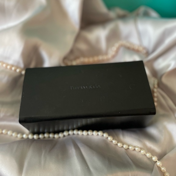 Beautiful Tiffany Sunglasses - Picture 3 of 8